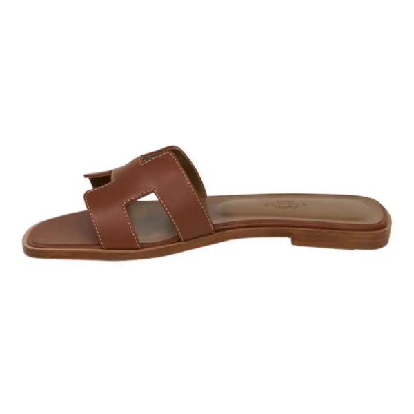 Hermes Sandal Flat Oran Gold Box Calfskin | Mightychic - Imagem 2